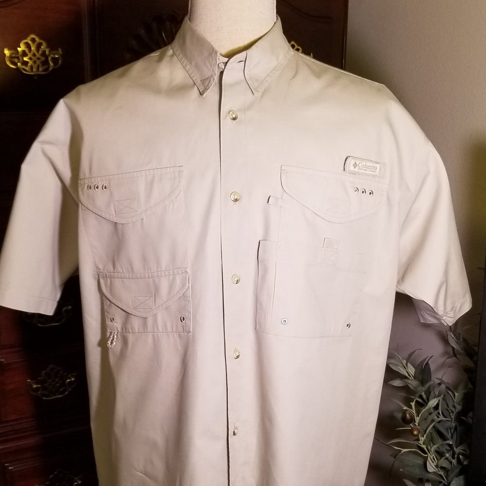 Columbia Tan Button Up Vented Fishing L, Like New